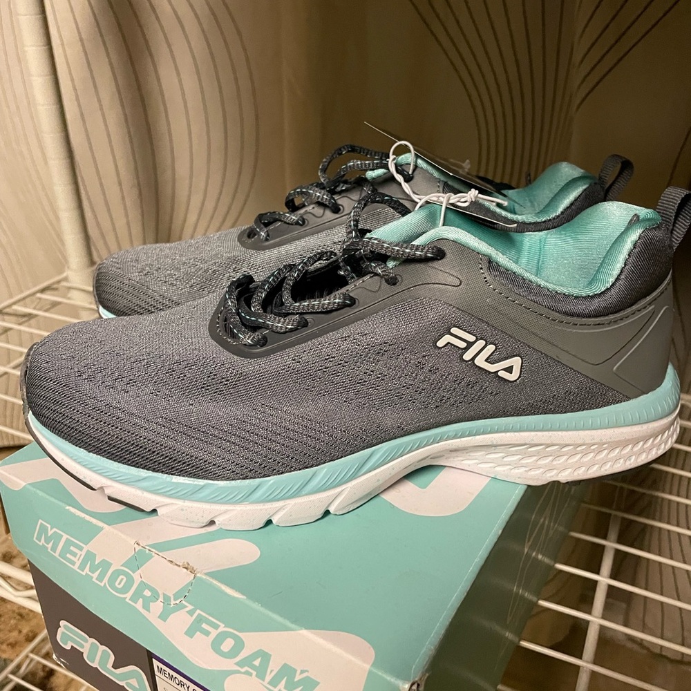 Fila Memory Lightweight Outreach Memory Foam Running Shoes New With Tags